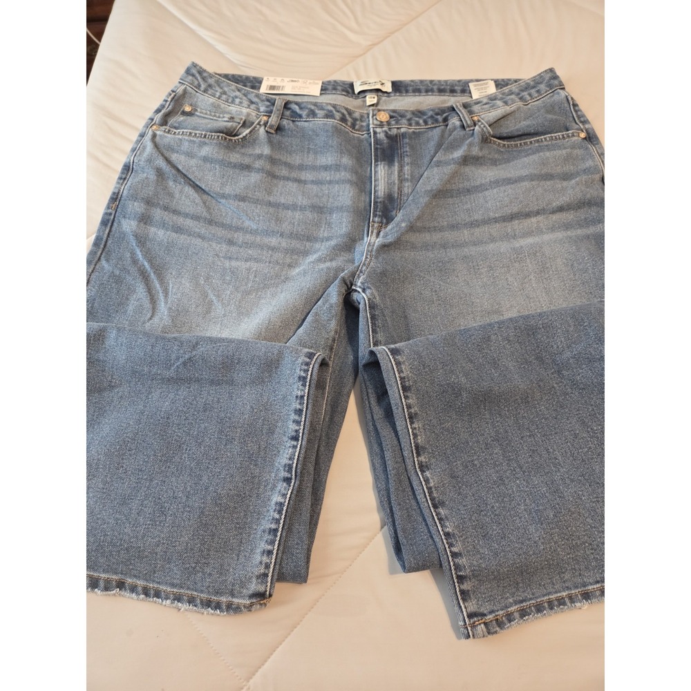Seven7 Women's Loose Straight Jean Size 18W Medium Wash